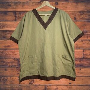 5‎ for $25🔥Rodeo Queen Tan & Brown Scrub Top Large